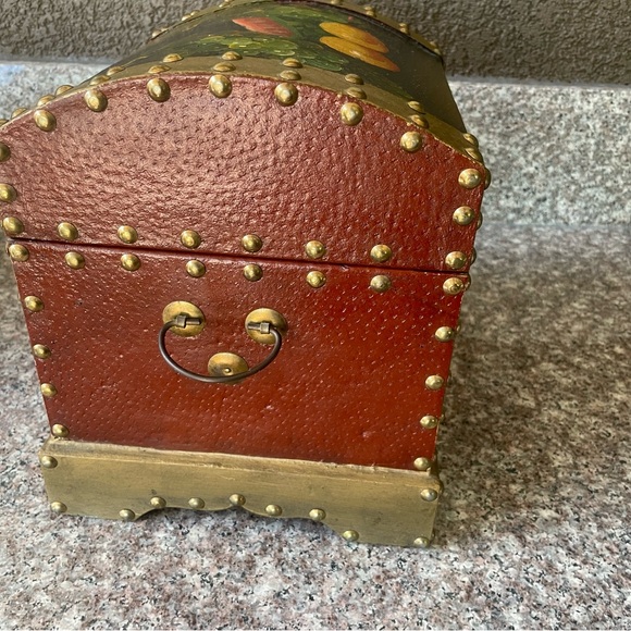 VINTAGE TRUNK - Picture 6 of 16